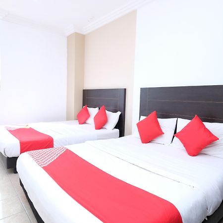 Oyo 717 Mr J Hotel Wakaf Che Yeh 2 Esterno foto