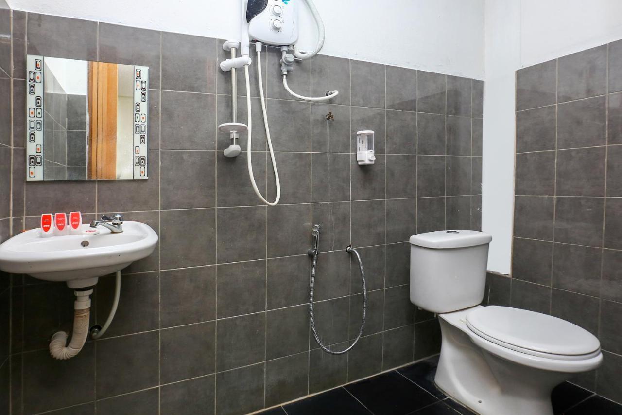 Oyo 717 Mr J Hotel Wakaf Che Yeh 2 Esterno foto