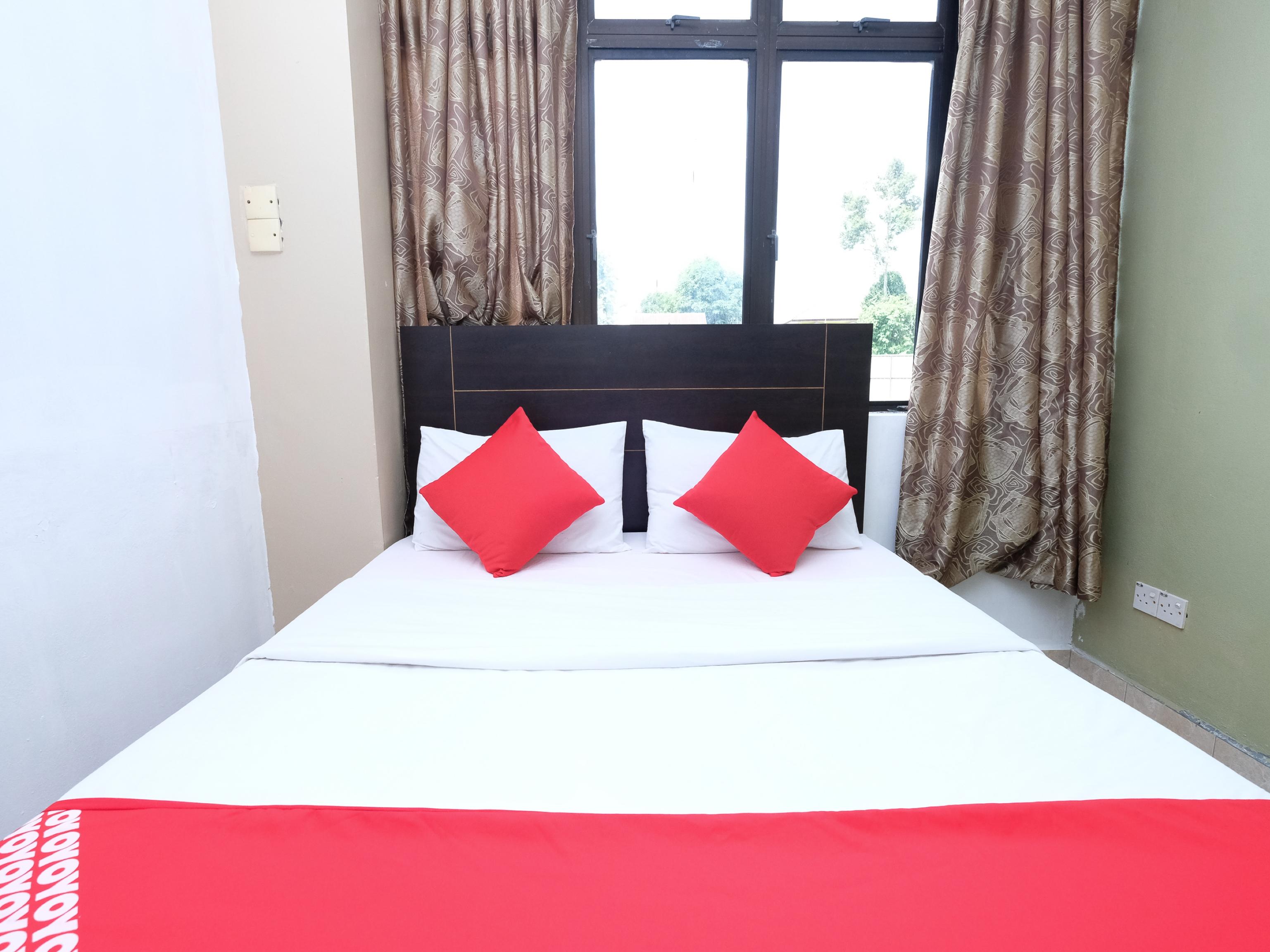 Oyo 717 Mr J Hotel Wakaf Che Yeh 2 Esterno foto