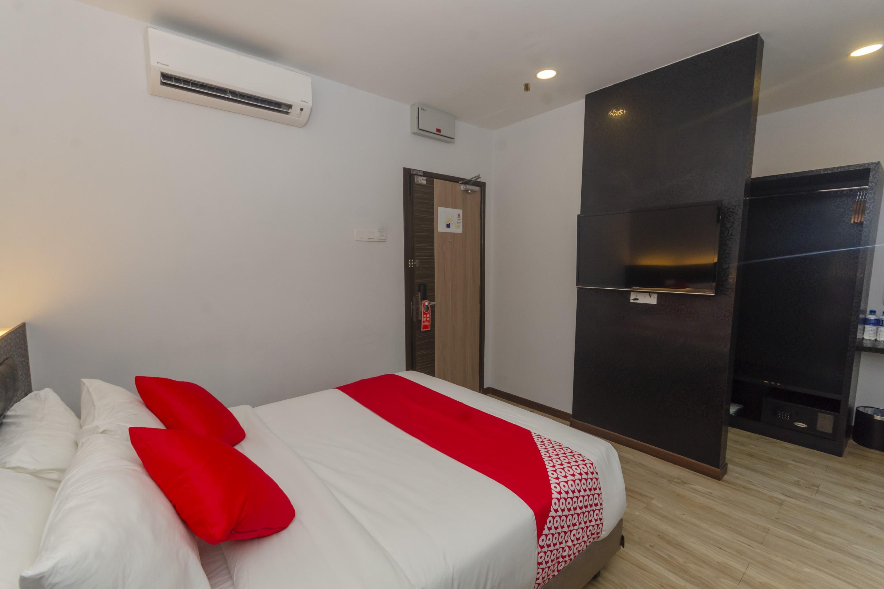 Oyo 717 Mr J Hotel Wakaf Che Yeh 2 Esterno foto