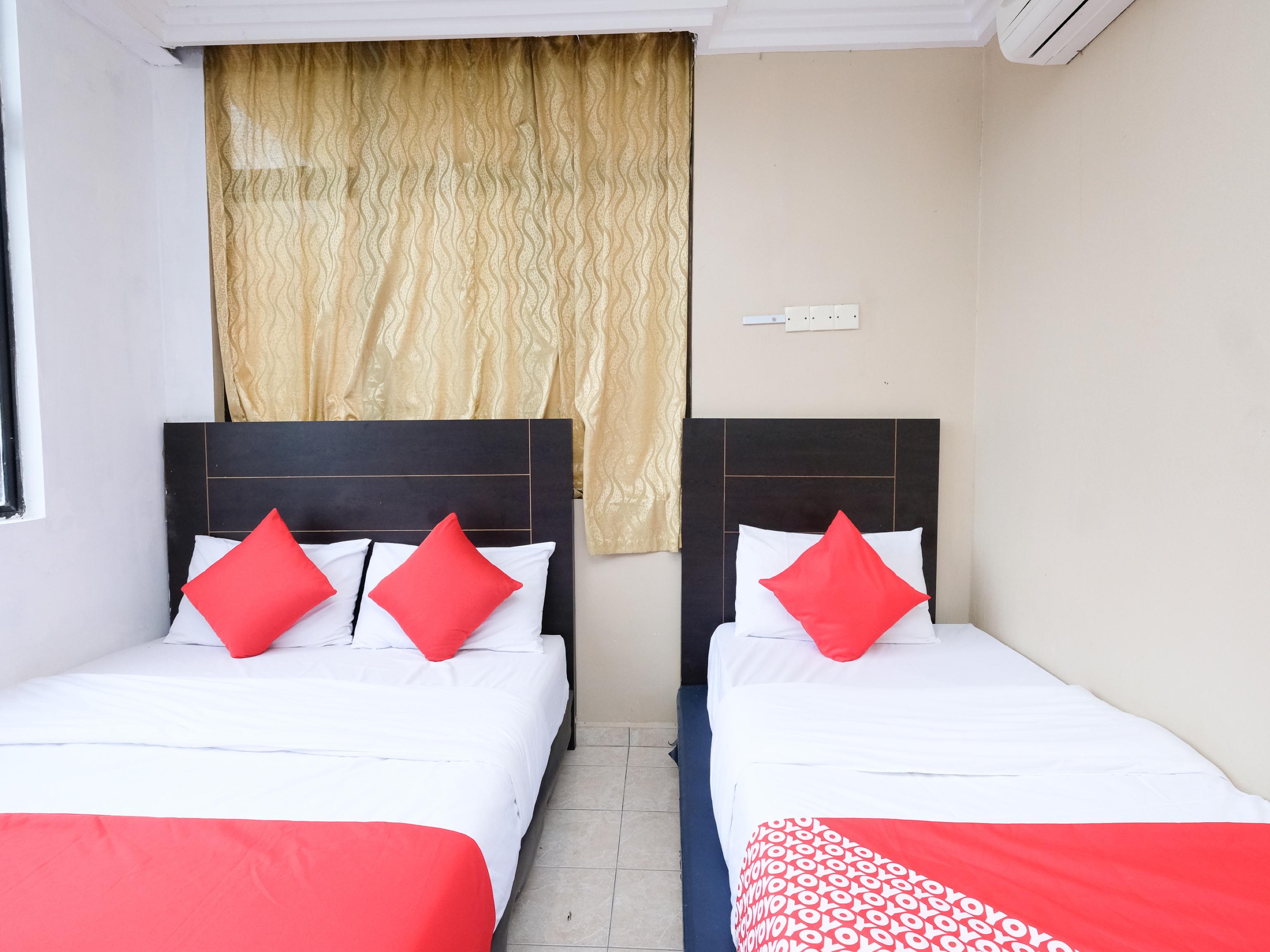 Oyo 717 Mr J Hotel Wakaf Che Yeh 2 Esterno foto
