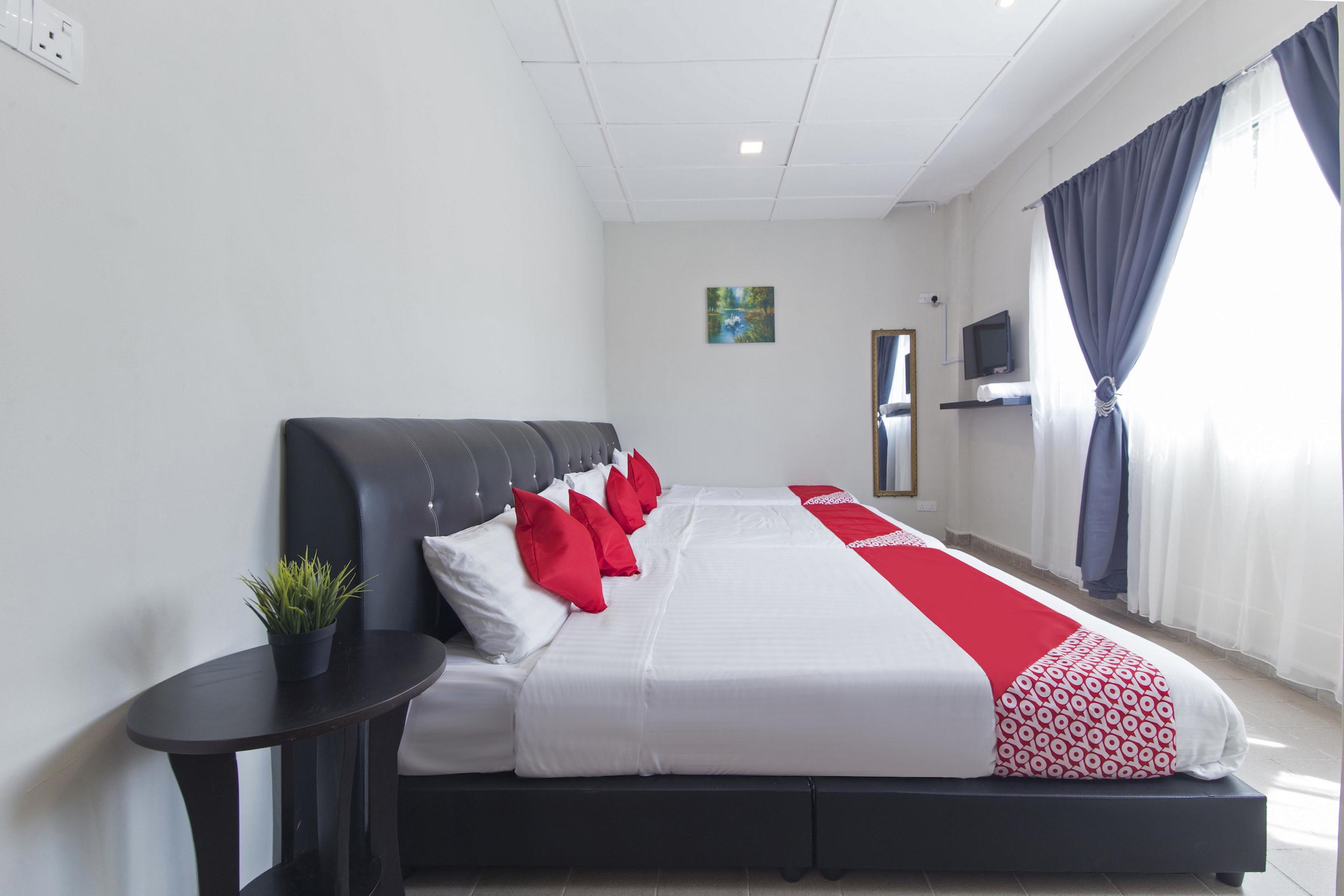 Oyo 717 Mr J Hotel Wakaf Che Yeh 2 Esterno foto