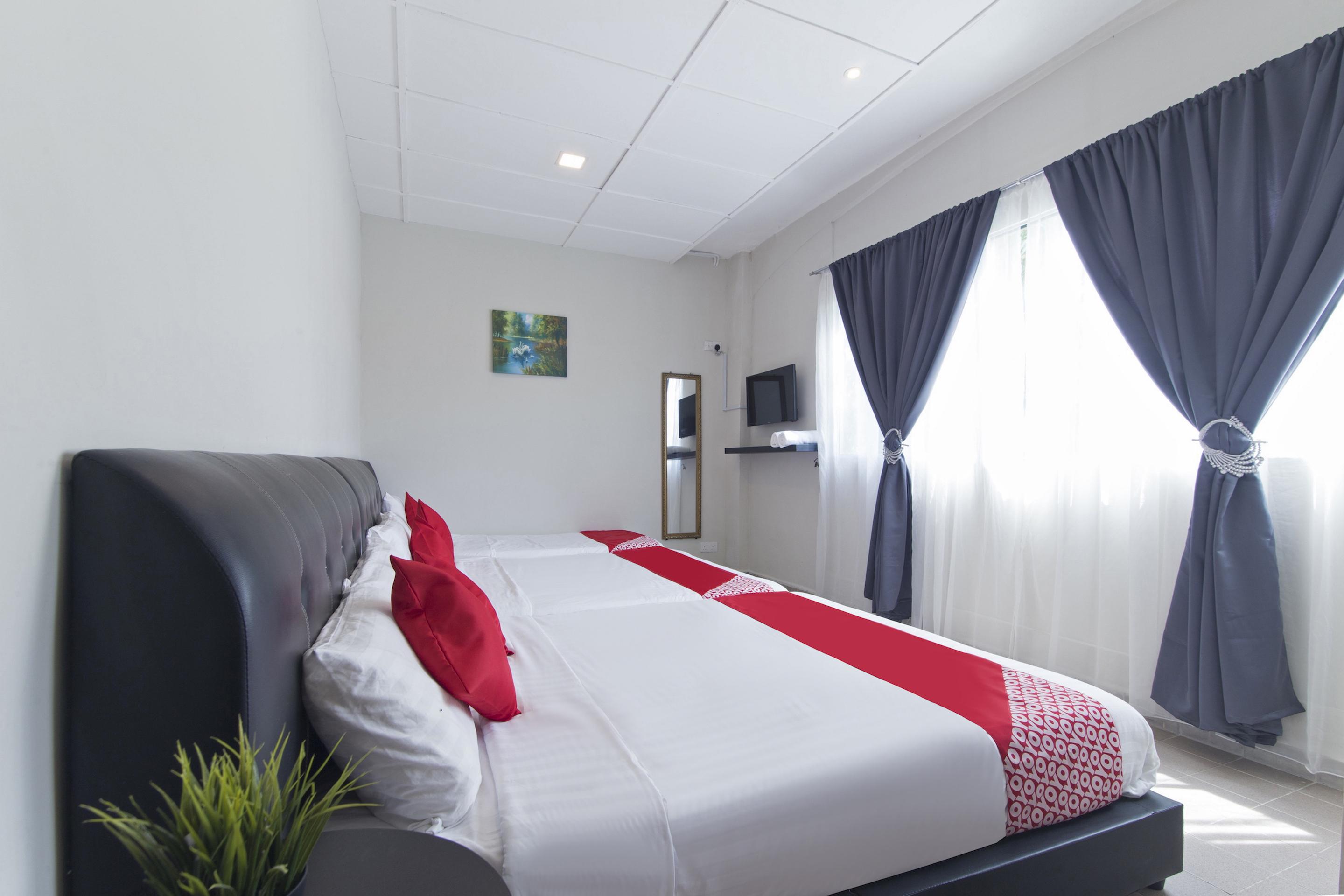 Oyo 717 Mr J Hotel Wakaf Che Yeh 2 Esterno foto