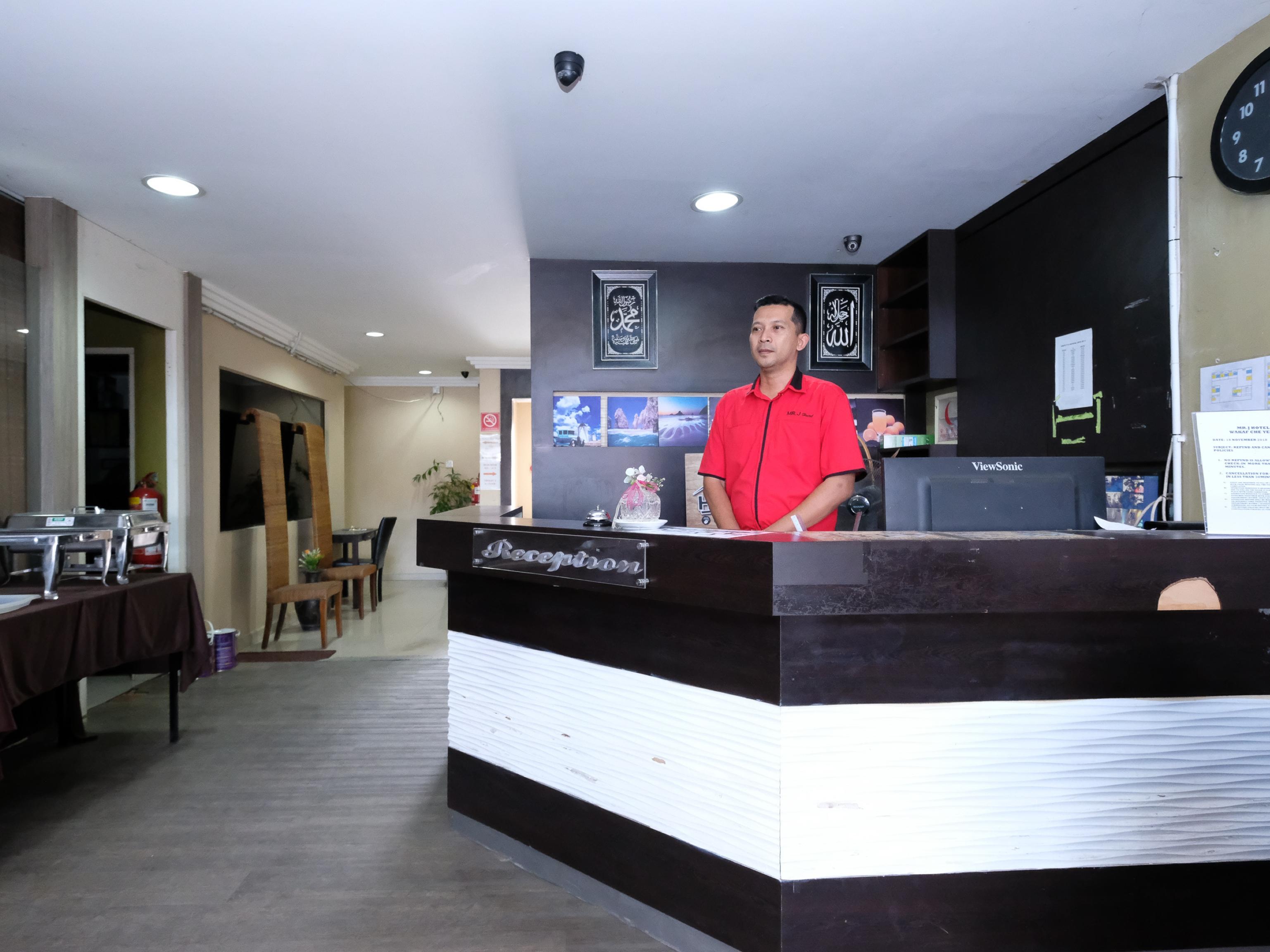 Oyo 717 Mr J Hotel Wakaf Che Yeh 2 Esterno foto