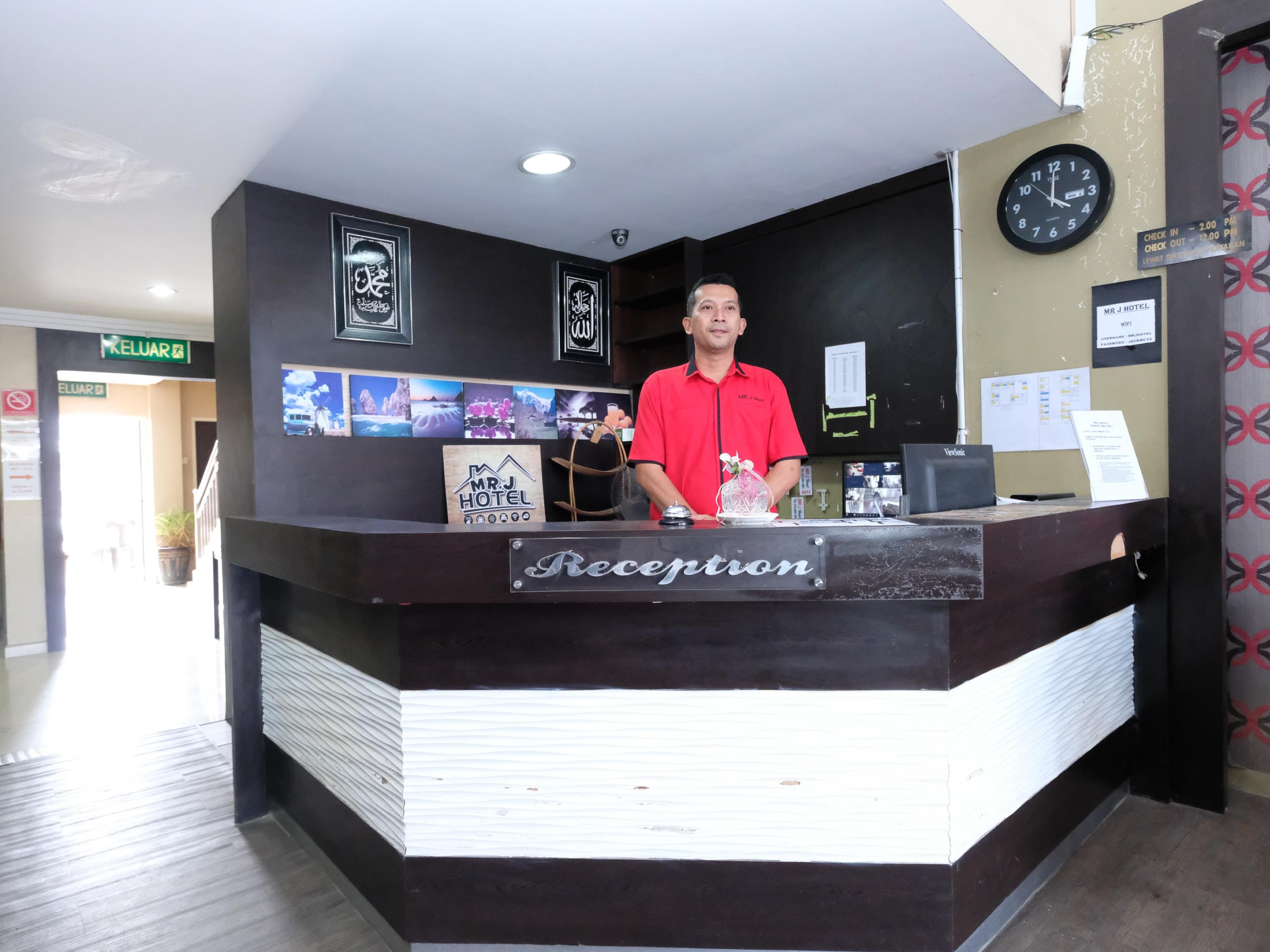 Oyo 717 Mr J Hotel Wakaf Che Yeh 2 Esterno foto