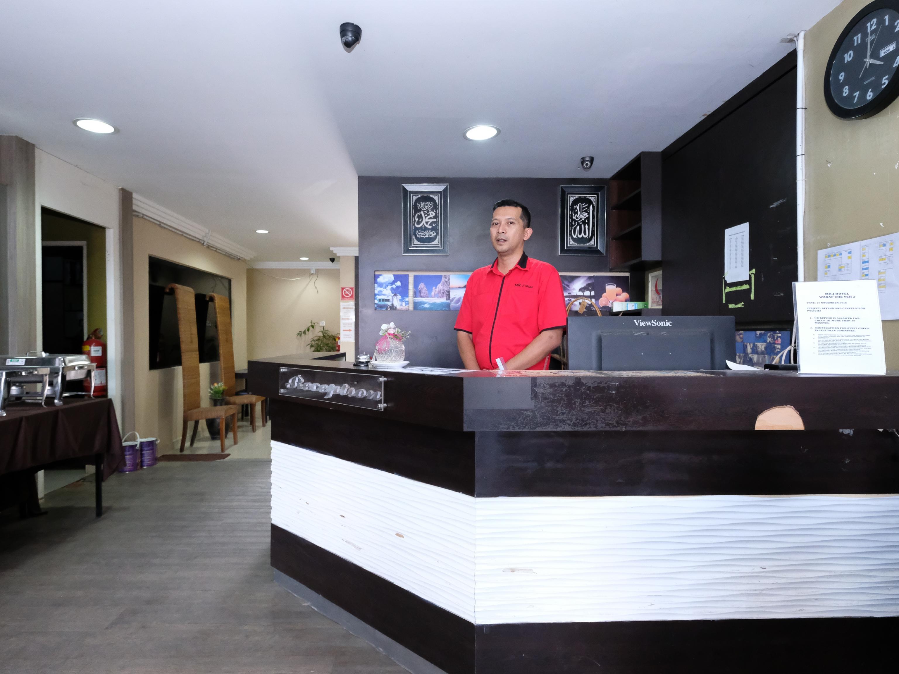 Oyo 717 Mr J Hotel Wakaf Che Yeh 2 Esterno foto