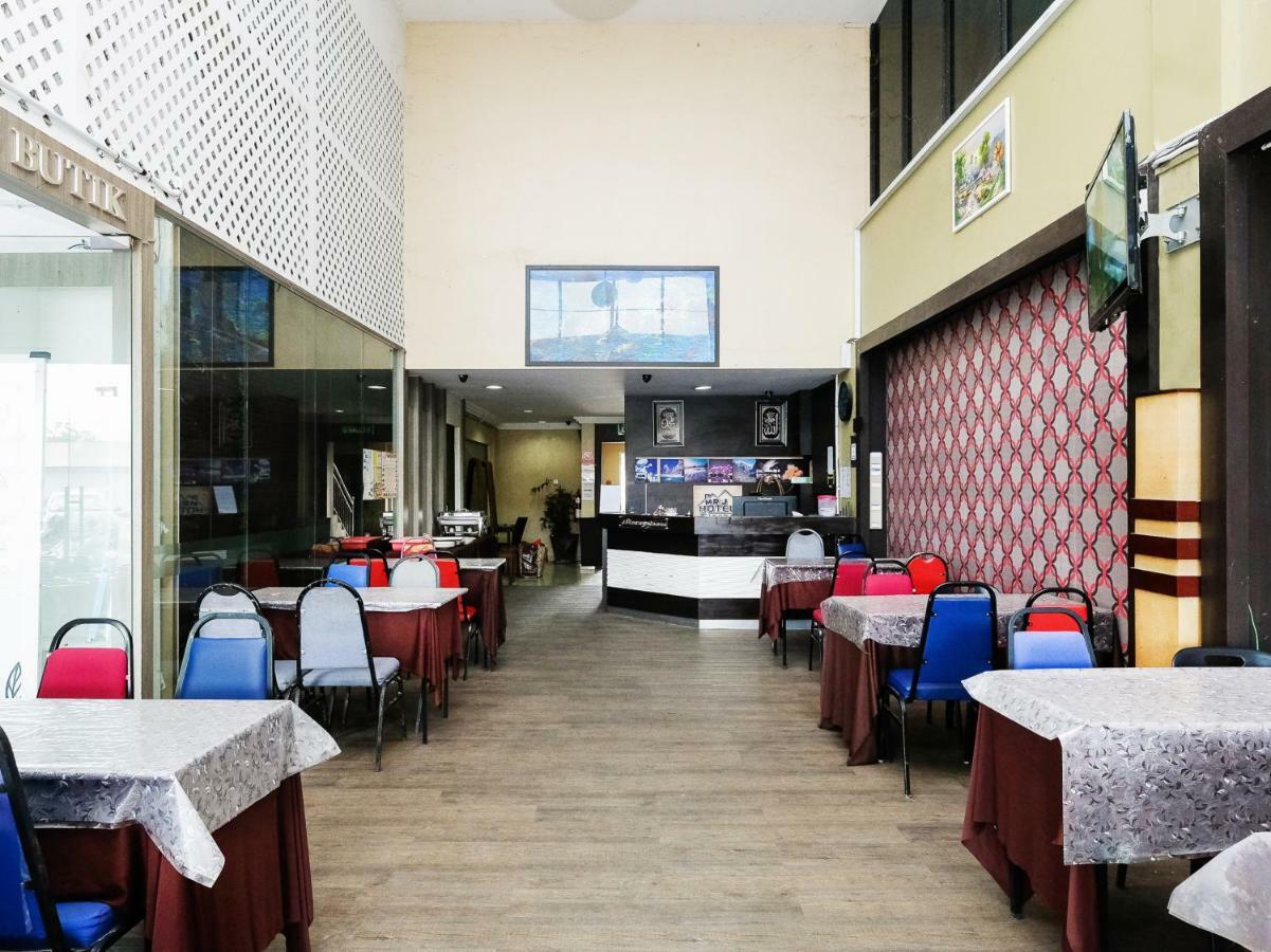 Oyo 717 Mr J Hotel Wakaf Che Yeh 2 Esterno foto