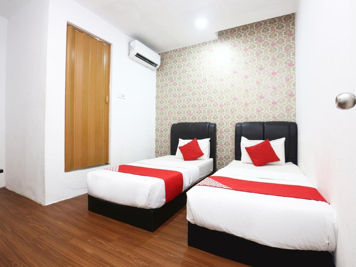 Oyo 717 Mr J Hotel Wakaf Che Yeh 2 Esterno foto