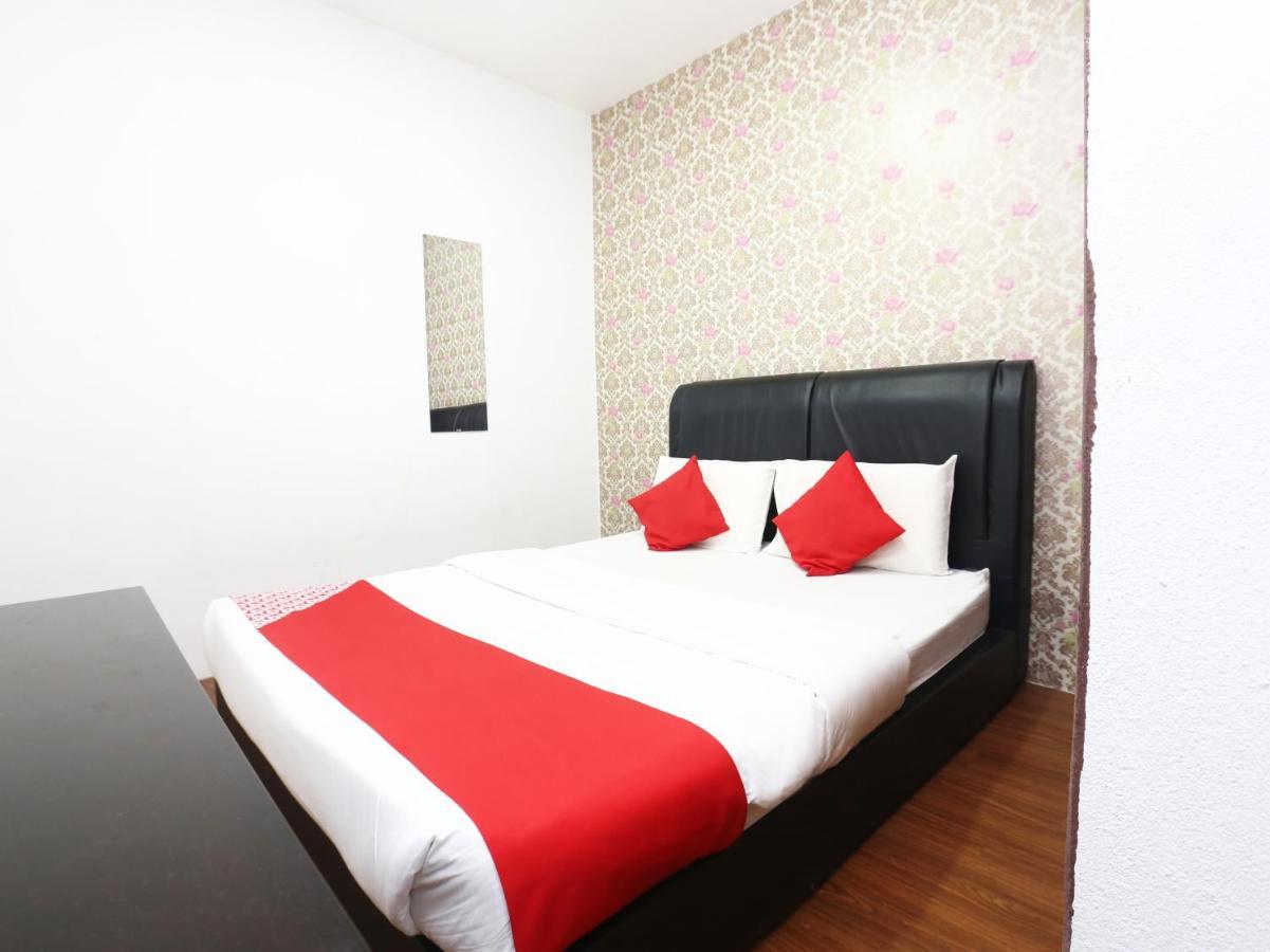 Oyo 717 Mr J Hotel Wakaf Che Yeh 2 Esterno foto