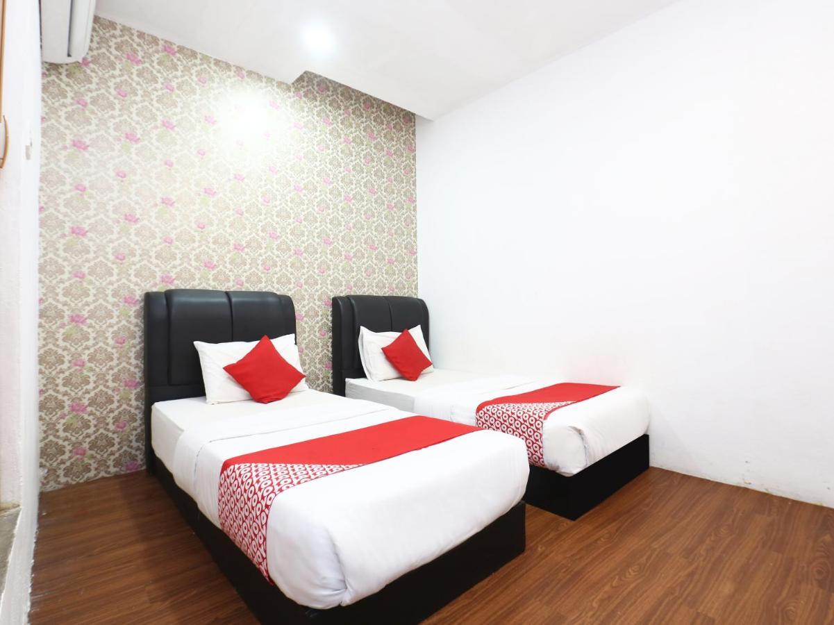 Oyo 717 Mr J Hotel Wakaf Che Yeh 2 Esterno foto