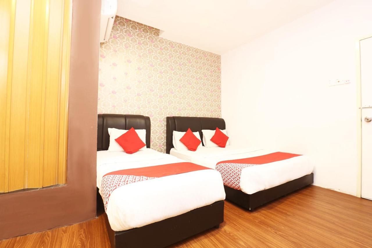 Oyo 717 Mr J Hotel Wakaf Che Yeh 2 Esterno foto