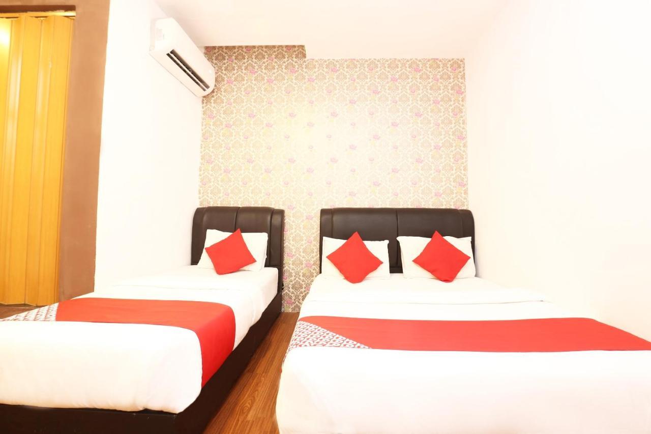 Oyo 717 Mr J Hotel Wakaf Che Yeh 2 Esterno foto
